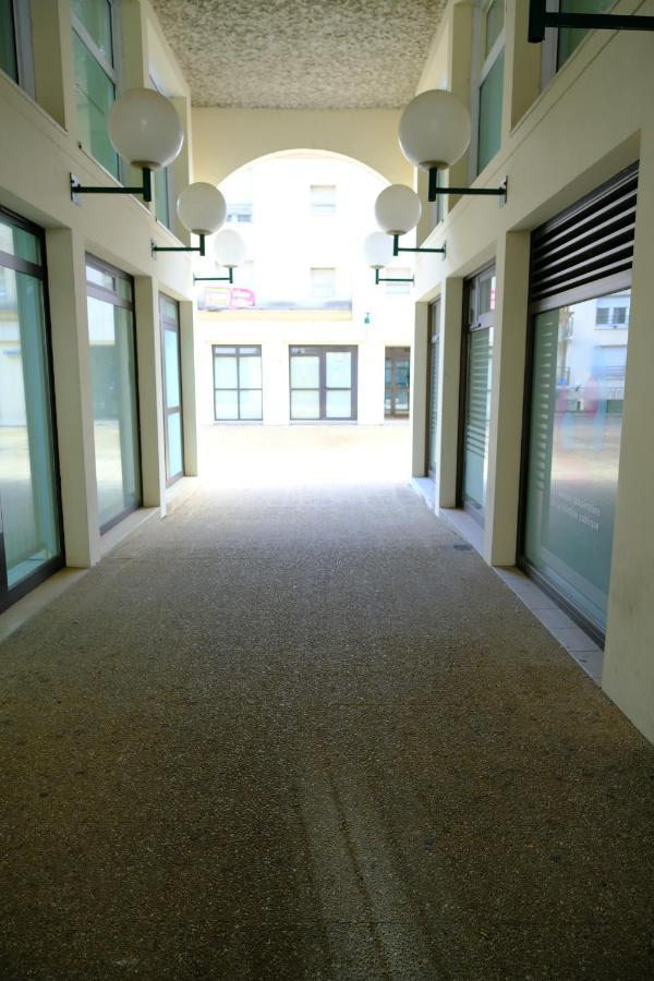 Ferienwohnung Calypso- Grand T3 70 M2 - Arrivee Autonome - Parking Prive Gratuit Melun Exterior foto